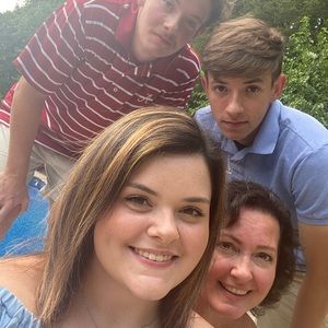 Meet your Posher, Kendra